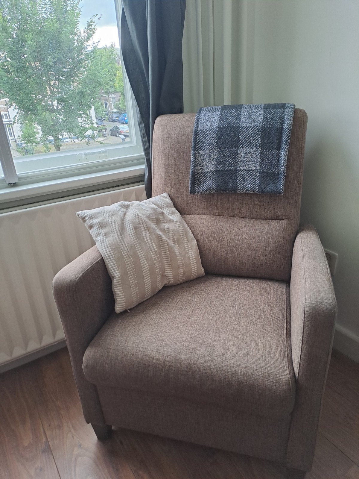 Nette stoel + gratis hocker, Ophalen, Gebruikt, Eenpersoons, 75 tot 100 cm