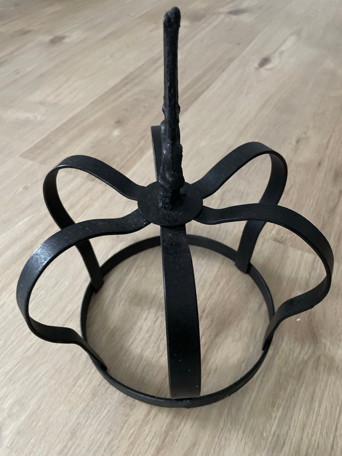 Zwarte ijzeren kroon decoratie, Huis en Inrichting, Ophalen of Verzenden, Gebruikt, Zwart, Metaal