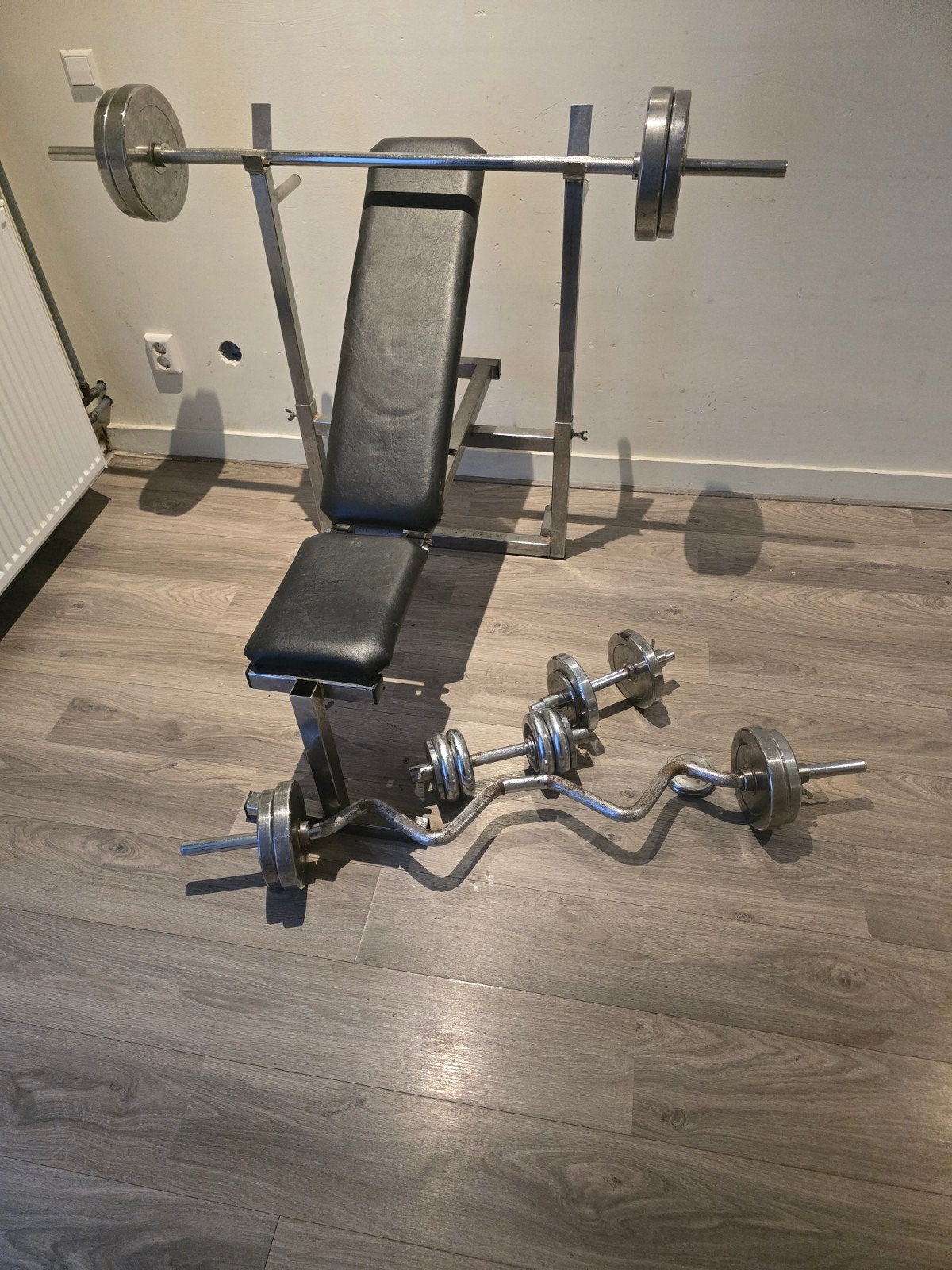 Fitness setje incl 80 kg gewicht. 300 eur Utrecht., Sport en Fitness, Fitnessmaterialen, Ophalen