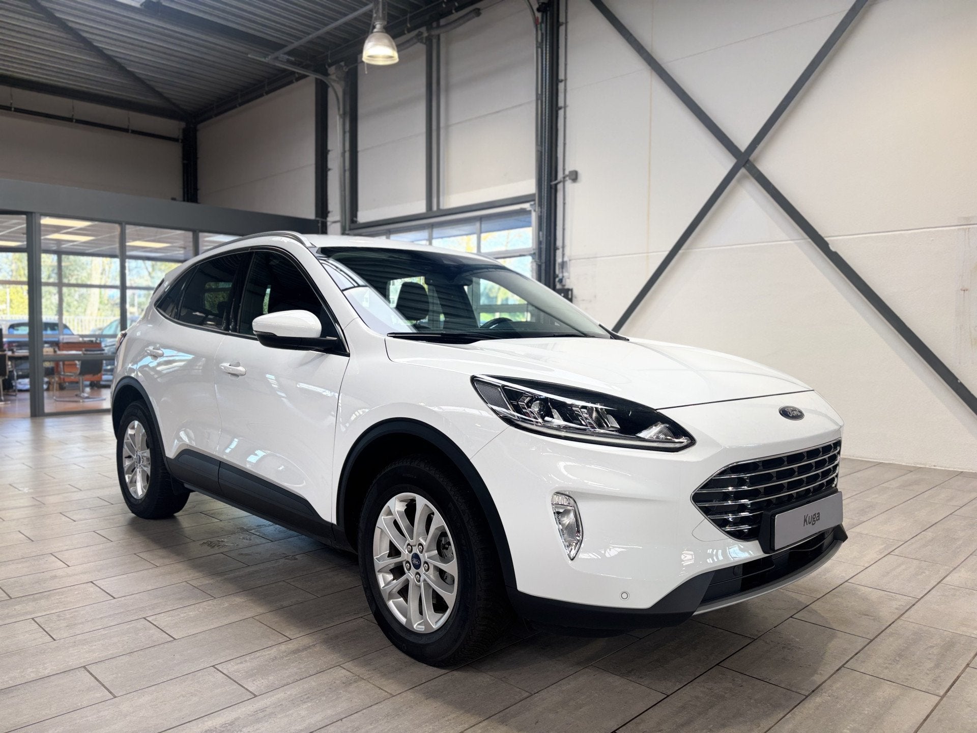Ford Kuga 2.5 PHEV 225 pk Titanium | Trekhaak | Winter Pack, Gebruikt, 4 cilinders, Wit, Plug-in hybride