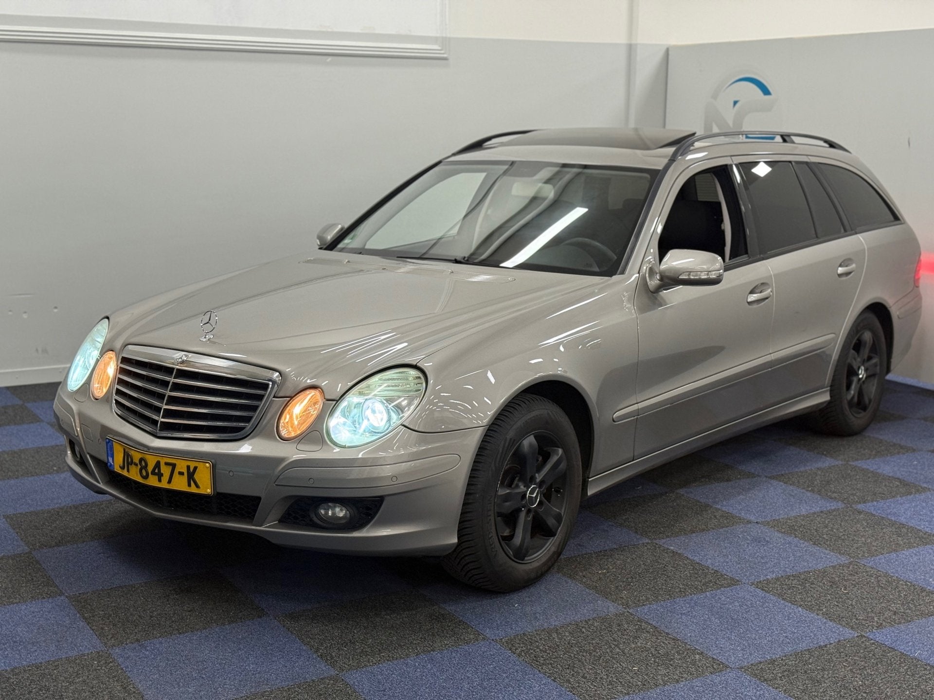 Mercedes-Benz E-klasse Estate 200 K / AUTOMAAT / SCHUIFKANTE, Automaat, Dealer onderhouden, Achterwielaandrijving, Gebruikt