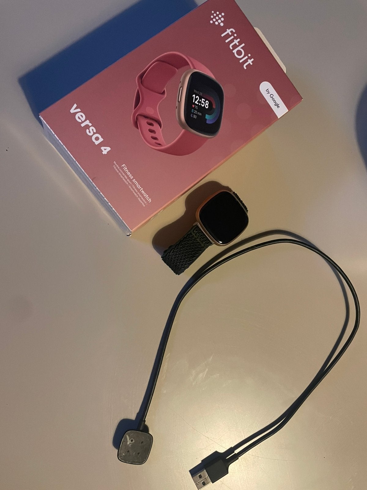 Rosé fitbit versa 4!, Ophalen, Zo goed als nieuw, Roze, Android