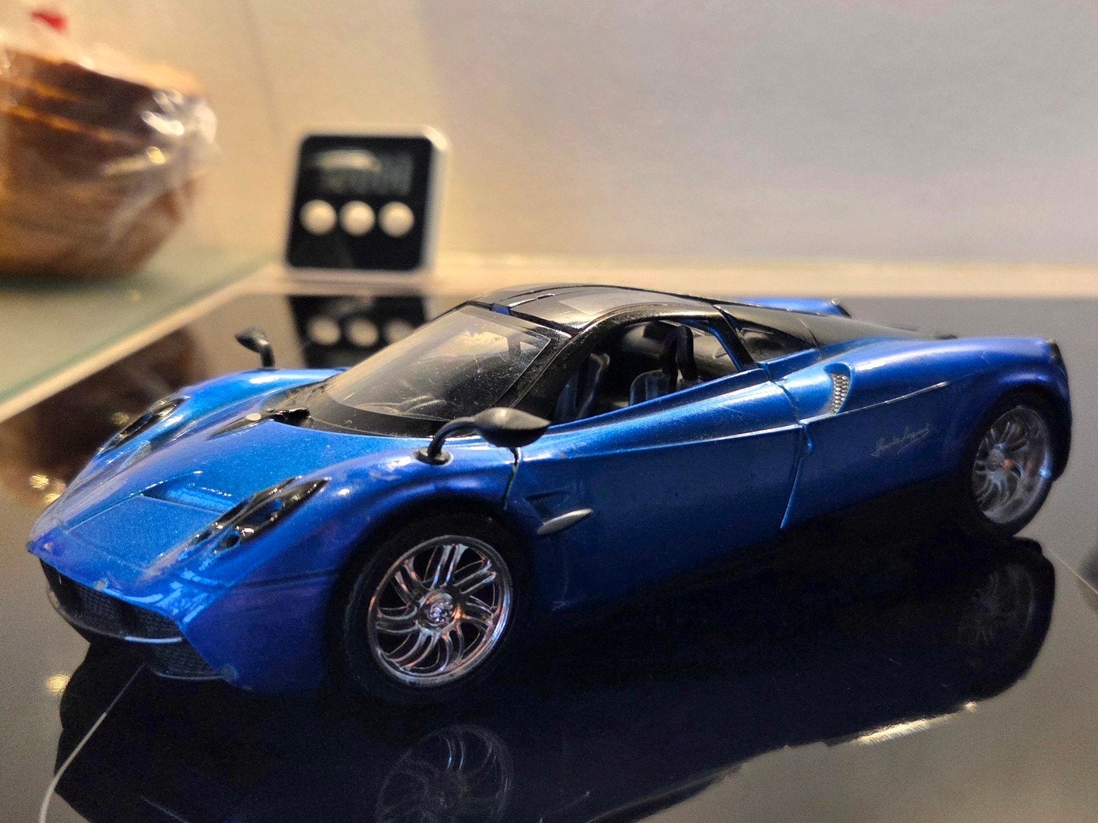 Pagani Huayra 1:24 Motor Max, Ophalen of Verzenden, Zo goed als nieuw, Auto, Motormax