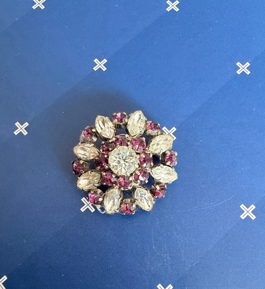 Vintage Broche met Paarse en Witte Strass Steentjes, Overige materialen, Gebruikt, Verzenden, Paars