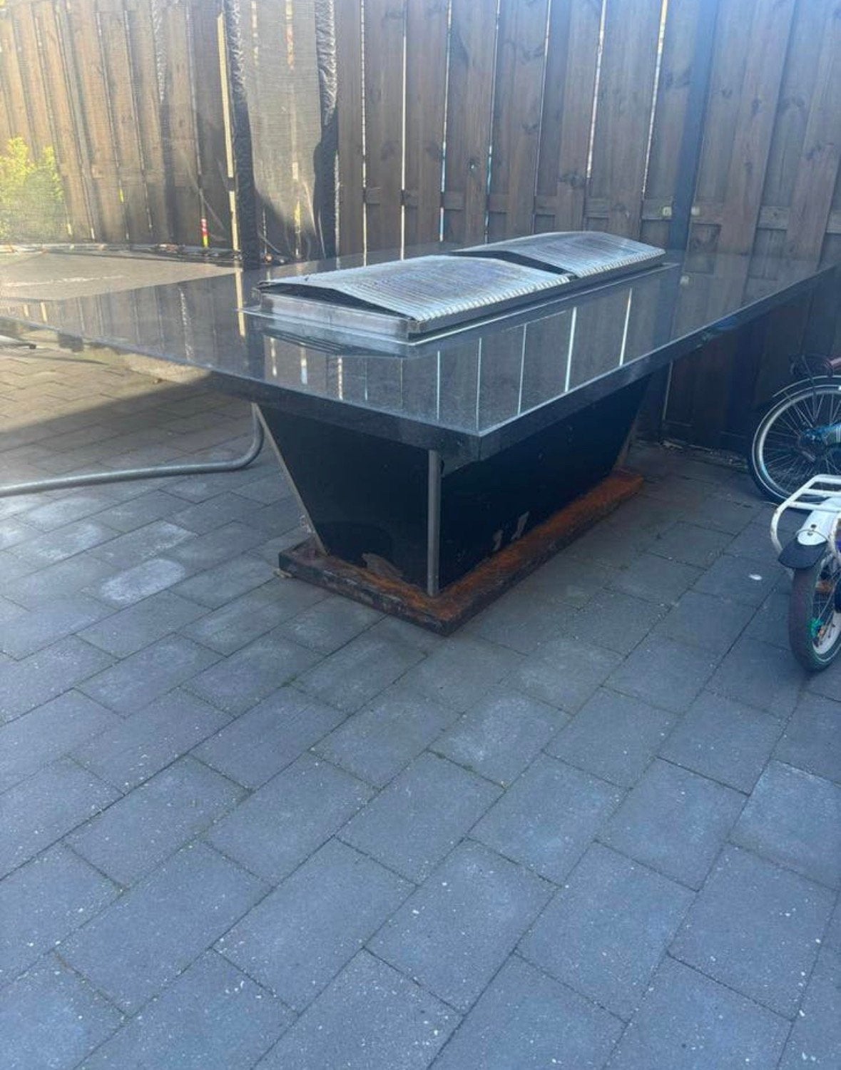 BBQ tafel, Ophalen, Zo goed als nieuw