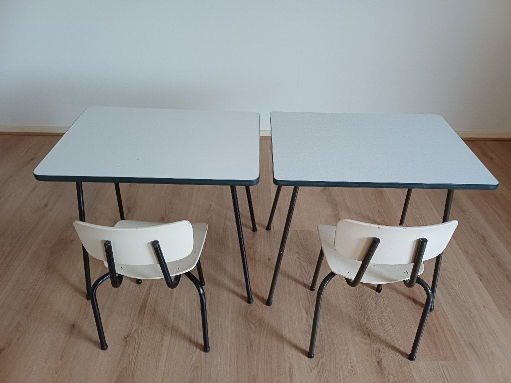 kindertafeltjes met stoeltjes, Kinderen en Baby's, Kinderkamer | Tafels en Stoelen, Ophalen, Gebruikt, Tafel(s) en Stoel(en)