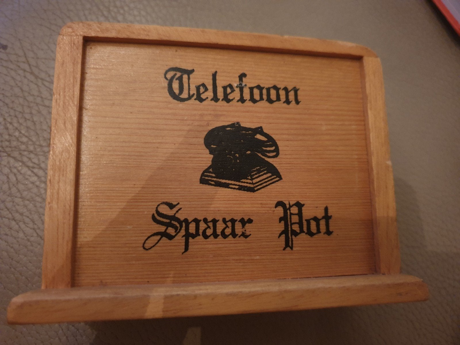Vintage houten spaarpot 'Telefoon Spaarpot', Verzamelen, Ophalen of Verzenden, Gebruikt, Hout, Overige thema's