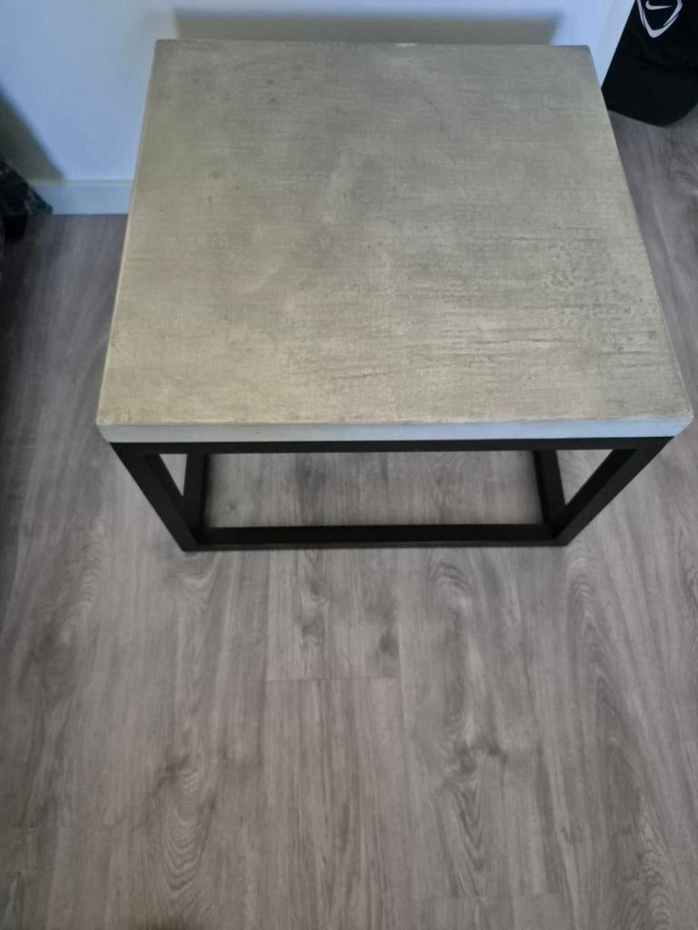 Betonlook bijzettafel 60x60x40cm, Huis en Inrichting, Tafels | Bijzettafels, Gebruikt, Vierkant, Minder dan 45 cm, 55 tot 75 cm