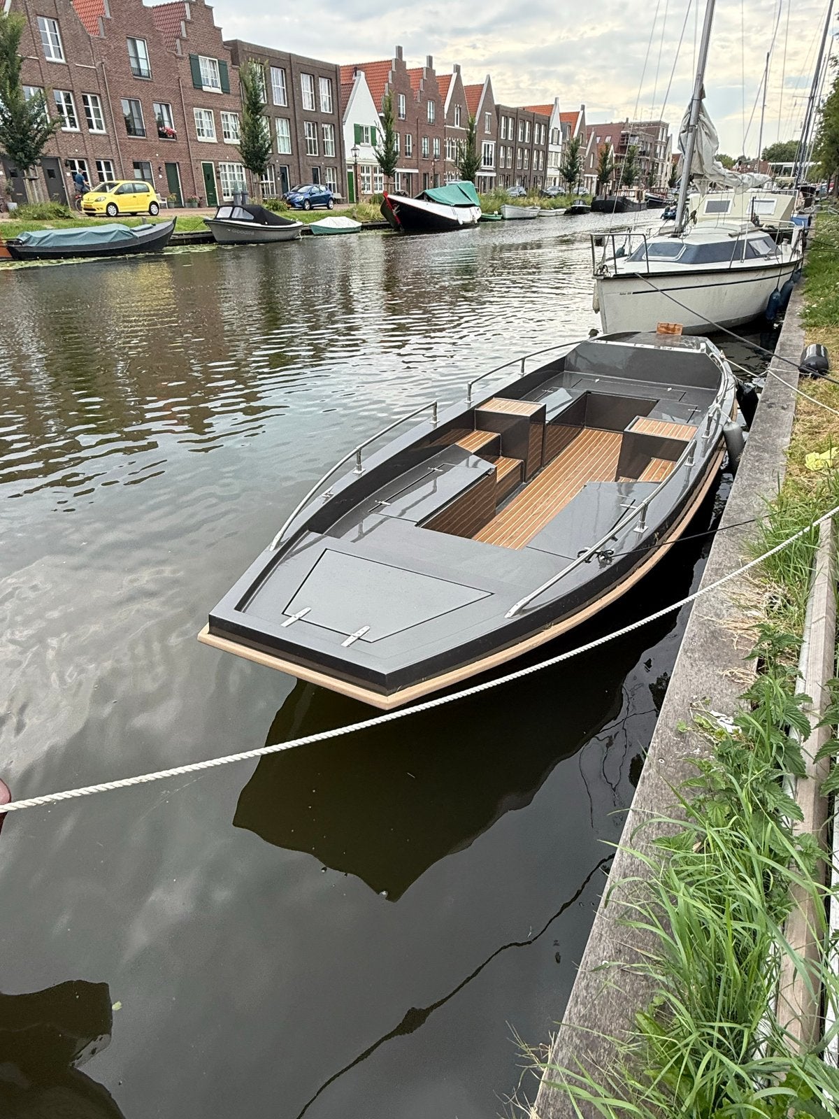 Vlet 6.70m - Elektrisch - met HPL teakvloer, Watersport en Boten, Ophalen, Buitenboordmotor, Nieuw, Kussenset