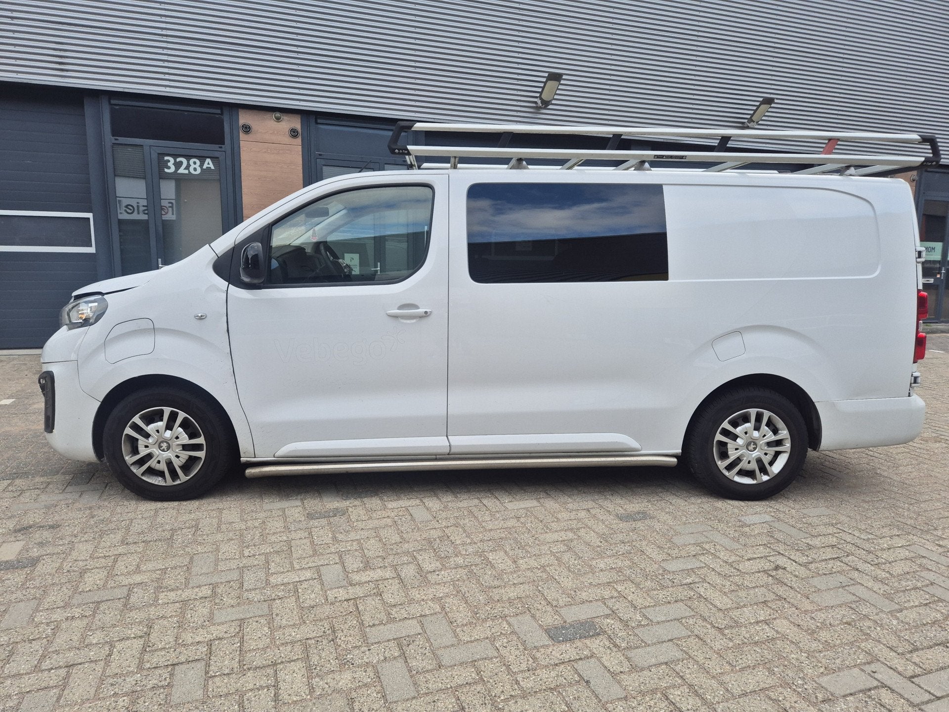 Peugeot e-Expert Long Premium DC 75 kWh voorschade 6-pers fu, Dealer onderhouden, 136 pk, Gebruikt, Wit