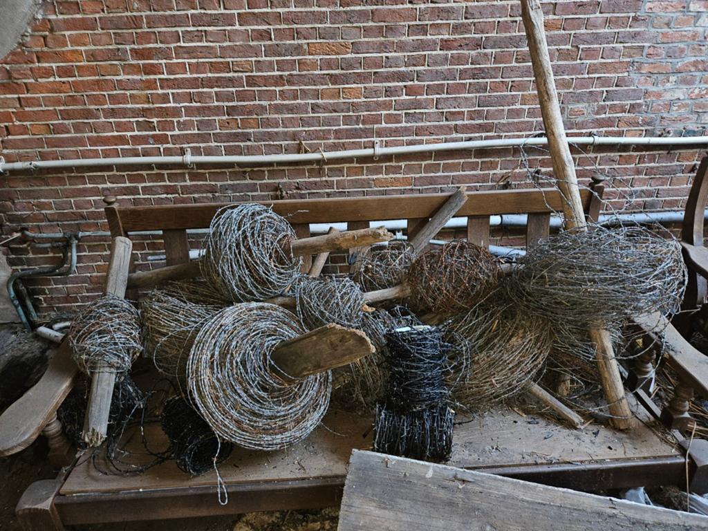 Diverse rollen prikkeldraad te koop - Ophalen, Doe-het-zelf en Verbouw, Hang- en Sluitwerk, Ophalen of Verzenden