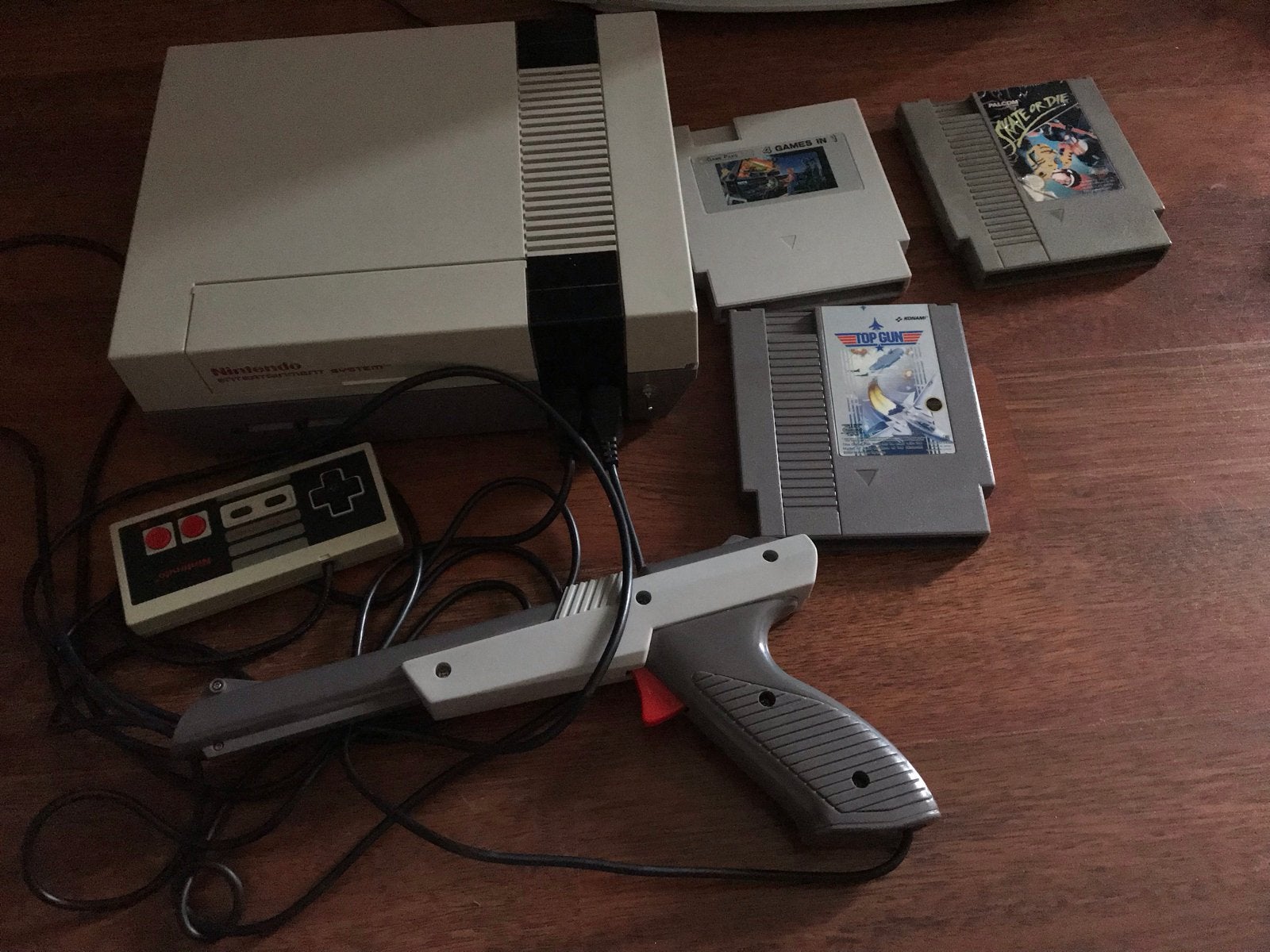 Nintendo NES Console met Zapper en 3 Spellen, Spelcomputers en Games, Games | Nintendo NES, Ophalen, Gebruikt, Shooter, 1 speler