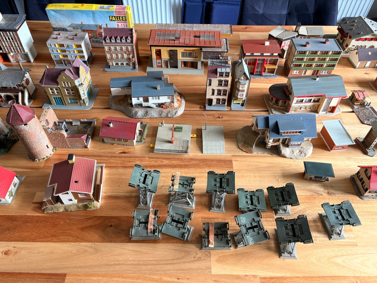 Verzameling vintage modelbouw huisjes en gebouwen, Ophalen, Gebruikt