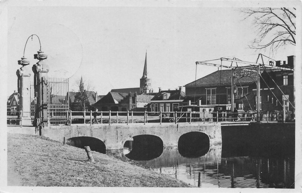 703-030-029 Franeker Dongjumerpoort, Verzenden, Voor 1920, Friesland