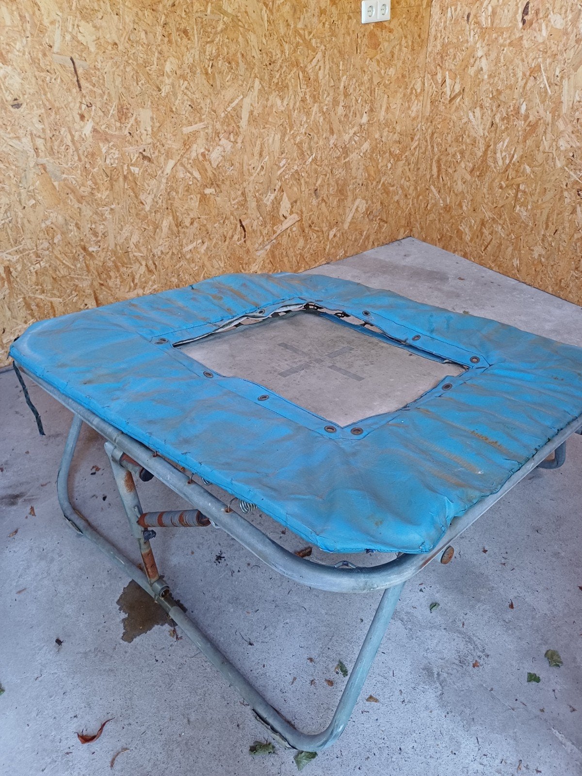 Sport trampoline (afgekeurd), Ophalen