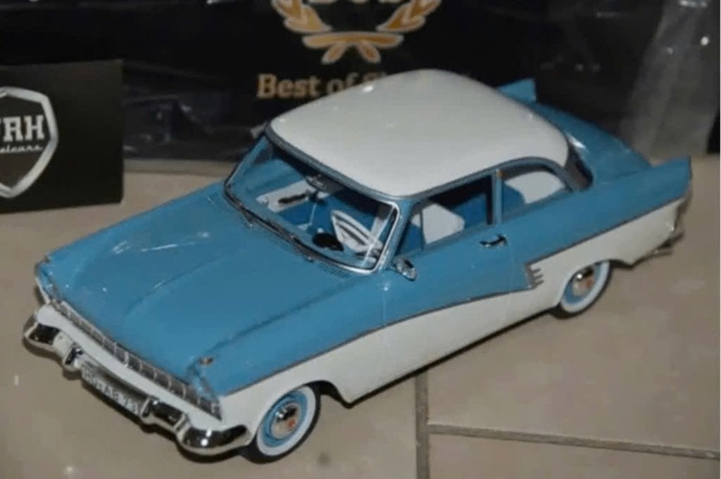 1:18 FORD TAUNUS 17M P2 BOS models BOS019 in box WRH, Hobby en Vrije tijd, Modelauto's | 1:18, Verzenden, Zo goed als nieuw, Auto