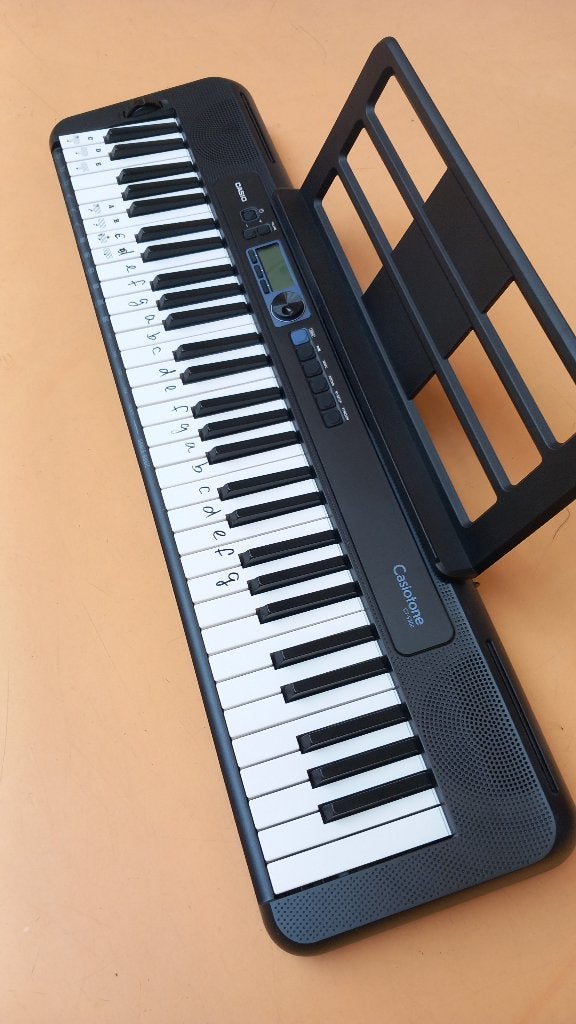 Te koop 9 Keyboards Type( Casio CT- 300), Muziek en Instrumenten, Ophalen of Verzenden, Zo goed als nieuw, Overige aantallen, Casio