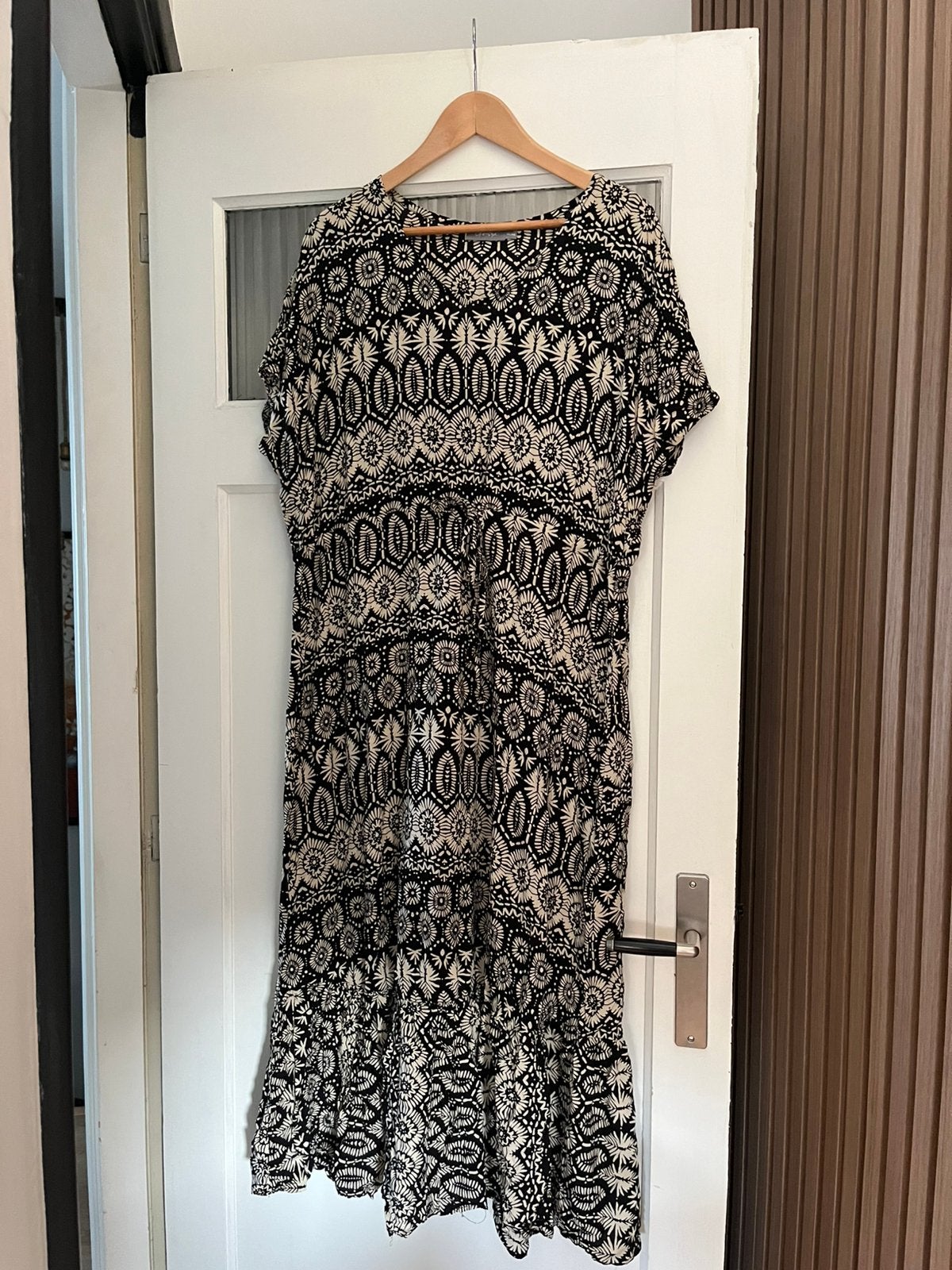 Geisha jurk 46, Kleding | Dames, Jurken, Ophalen of Verzenden, Zo goed als nieuw, Maat 46/48 (XL) of groter, Onder de knie