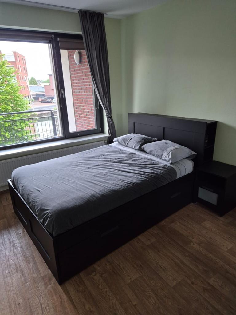 IKEA Brimnes bed zwart 140x200 cm, Antiek en Kunst, Ophalen