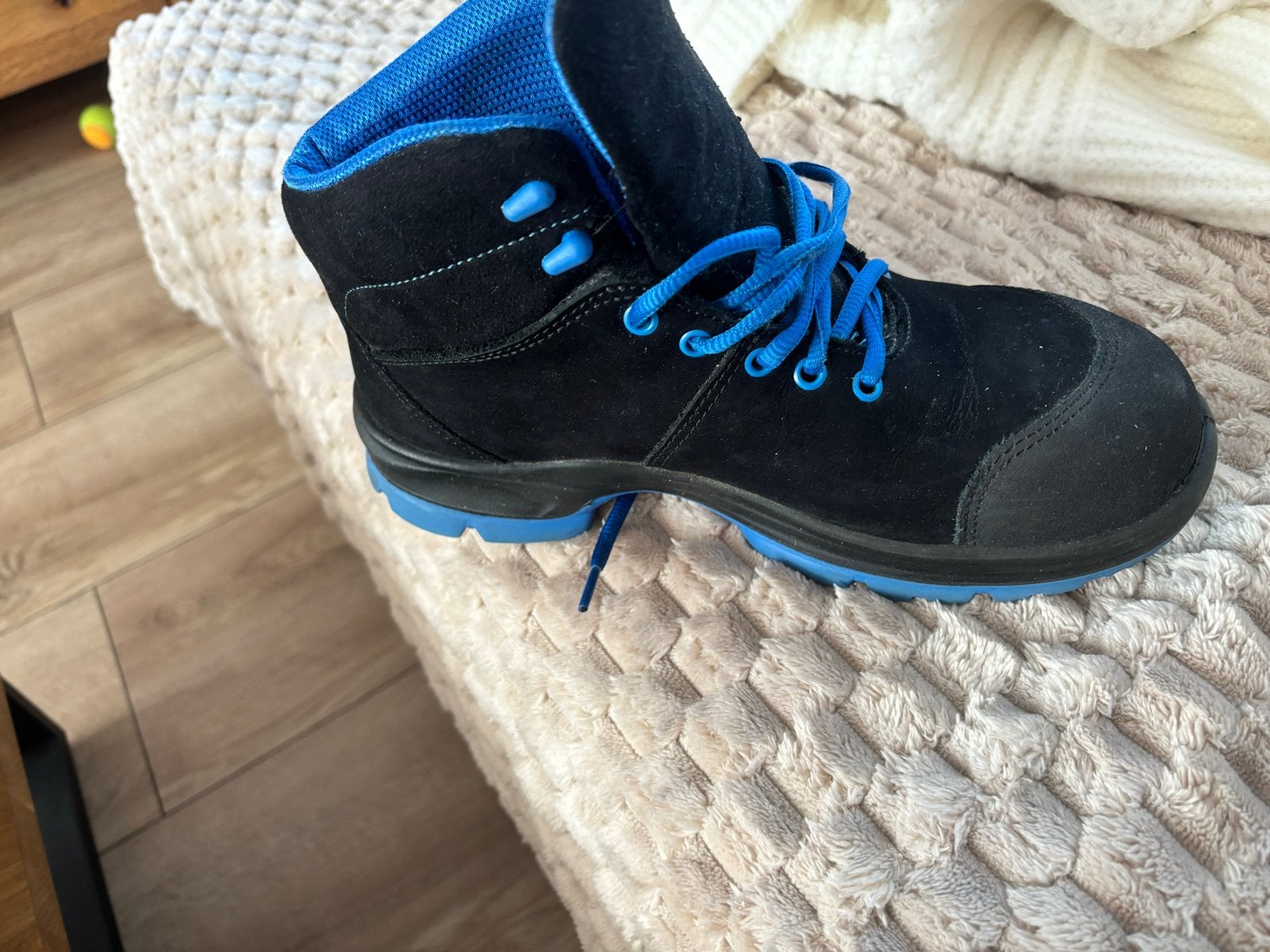 Schoenen Atlas - Zwarte werkschoenen met blauwe accenten, Kleding | Dames, Ophalen of Verzenden, Gedragen, Zwart, Werkschoenen