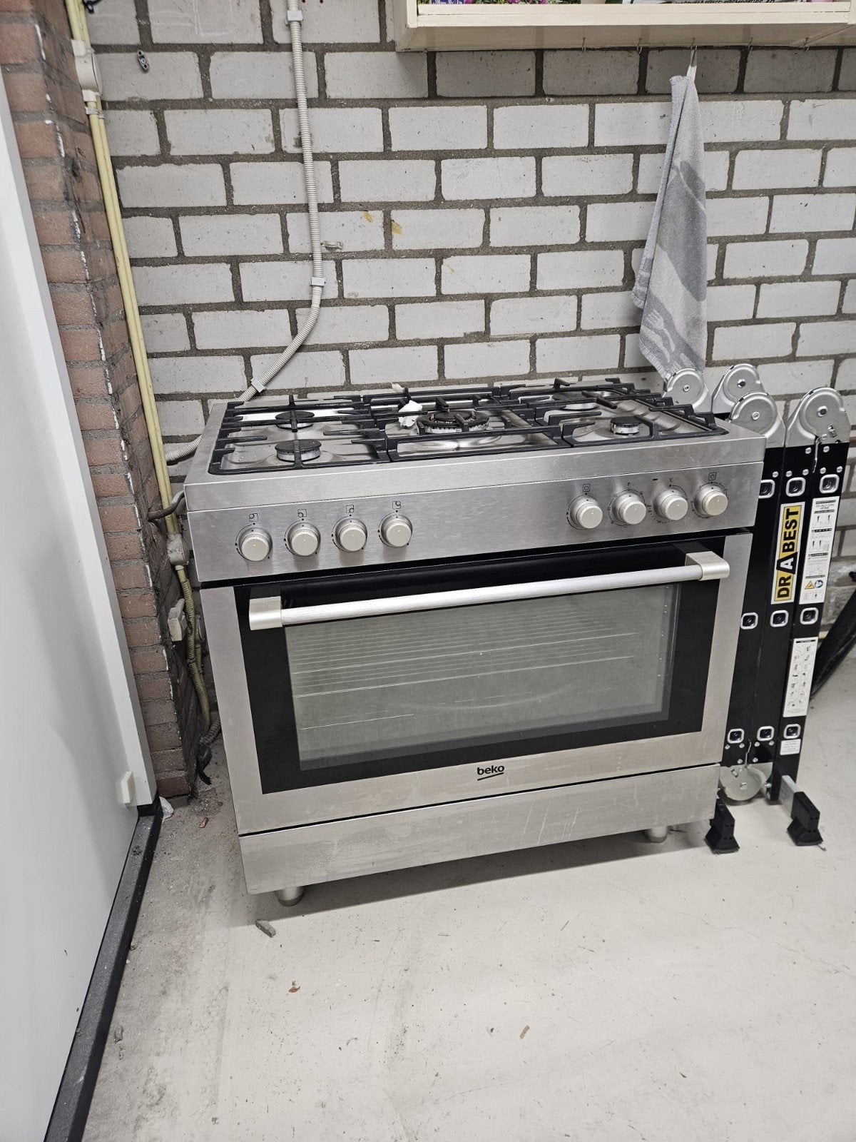 Beko Vrijstaand Gasfornuis met Oven - RVS, Ophalen, Gebruikt, Hete lucht, 60 cm of meer