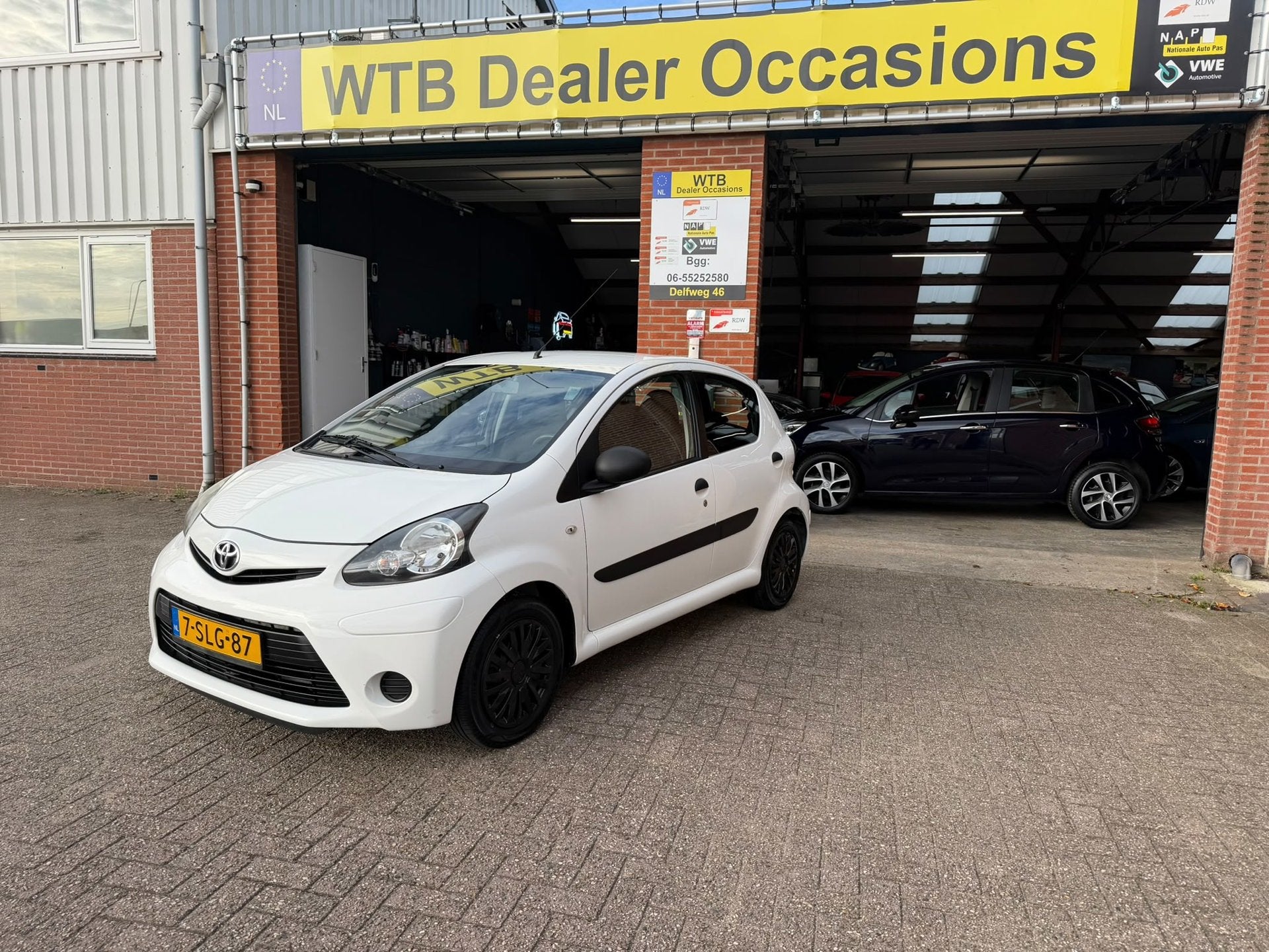 Foto 2 van Toyota Aygo 1.0 VVT-i Now, 5-deurs, Airco Dealer oh., 2e Eig