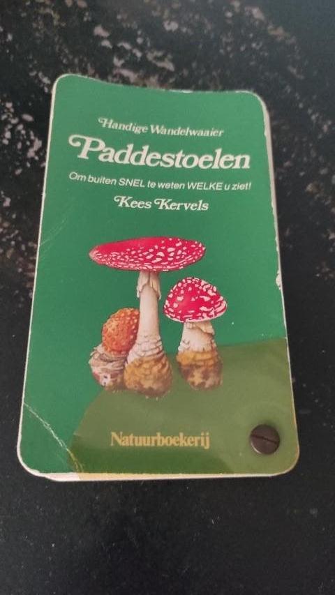 Boek Paddestoelen, Boeken, Natuur, Gelezen, Bloemen, Planten en Bomen, Ophalen of Verzenden
