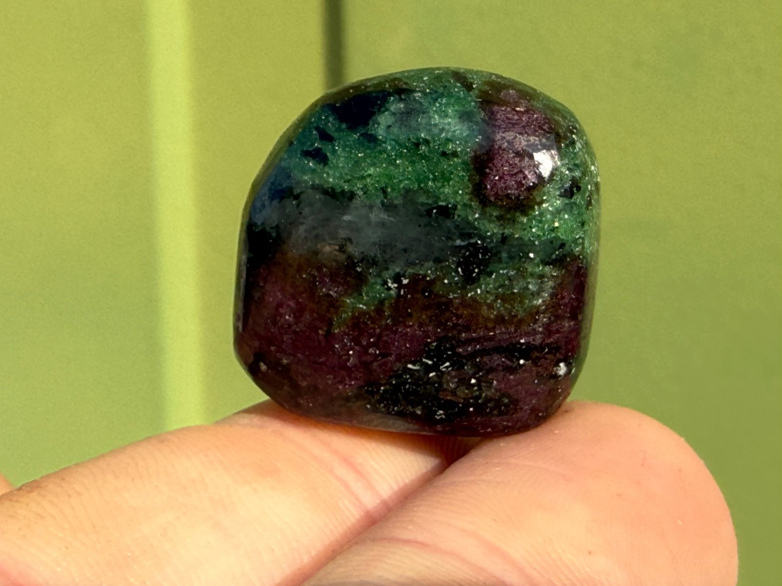 Robijn in Zoisiet Tanganyika artstone mineralen UV Actief, Verzamelen, Ophalen of Verzenden, Mineraal