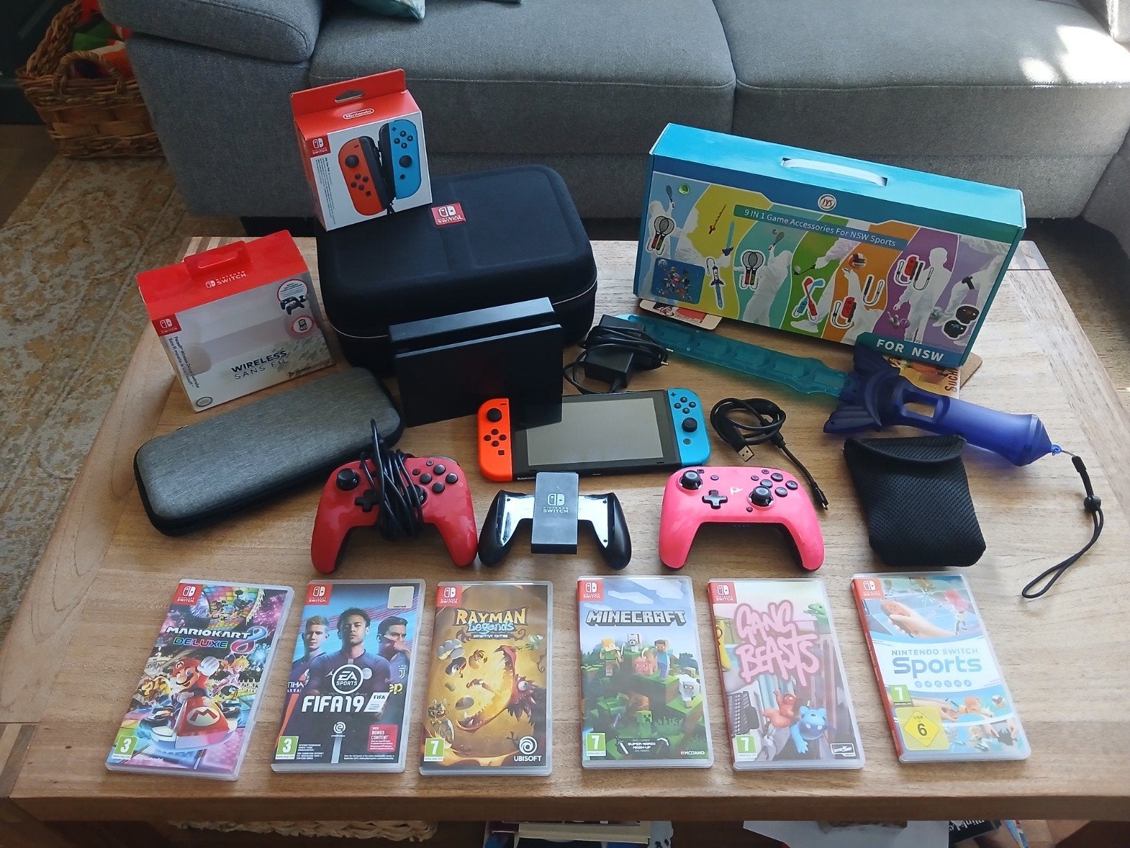 nintendo switch met 6+spellen en veel accessoires, Spelcomputers en Games, Spelcomputers | Nintendo Switch, Ophalen, Met 2 controllers