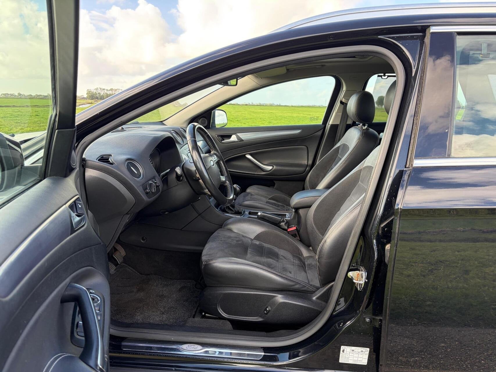 Ford Mondeo Wagon 1.6 EcoBoost Titanium, van 2e EIGENAAR❗, Auto's, Voorwielaandrijving, 15 km/l, Gebruikt, Zwart