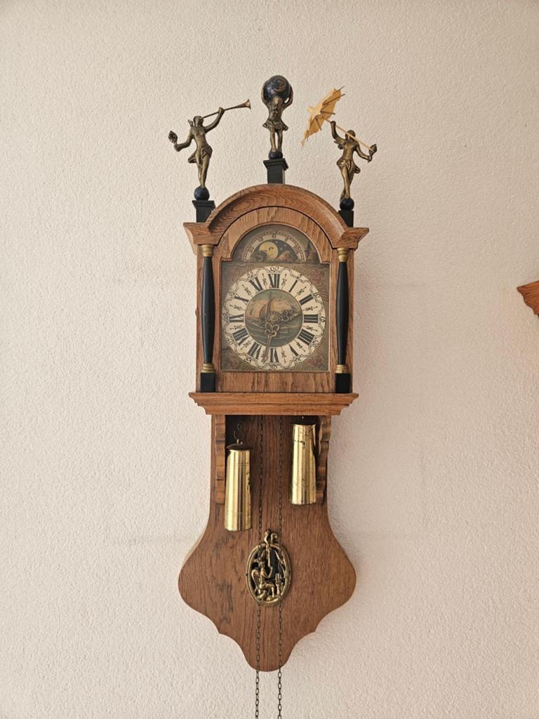 Antieke Friese Staartklok met Bronzen Beelden, Antiek en Kunst, Verzenden