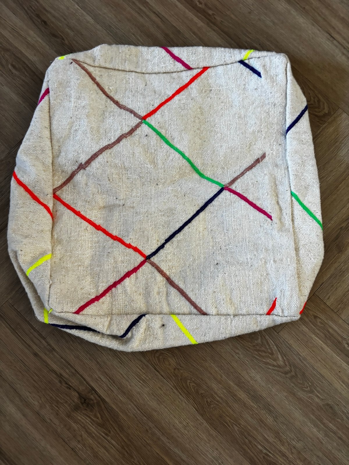 Marokkaansw Poef met Kleurrijke Borduurdetails, Vierkant, Ophalen of Verzenden, Zo goed als nieuw, Stof
