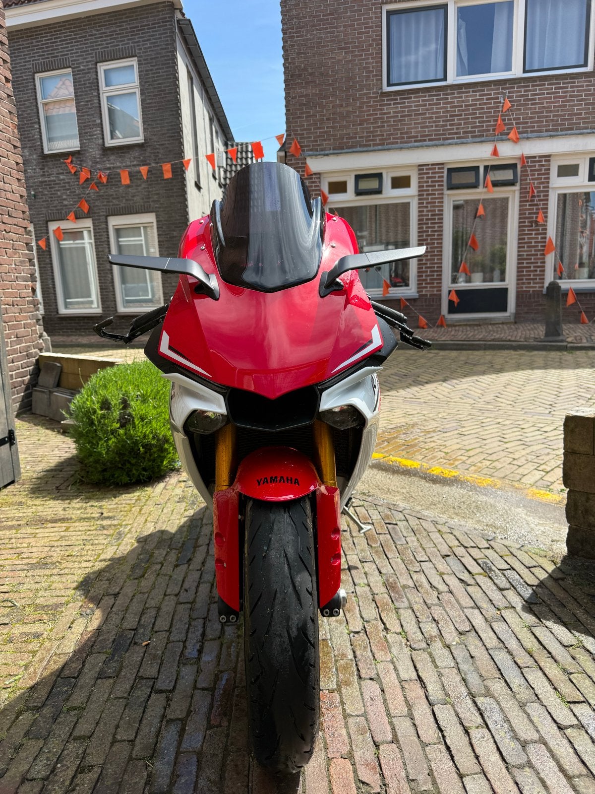 Yamaha YZF-R1 Super Sport met Akrapovic uitlaat 2015 model, Motoren, Motoren | Yamaha, Occasion, 4 cilinders, Motorrijbewijs A