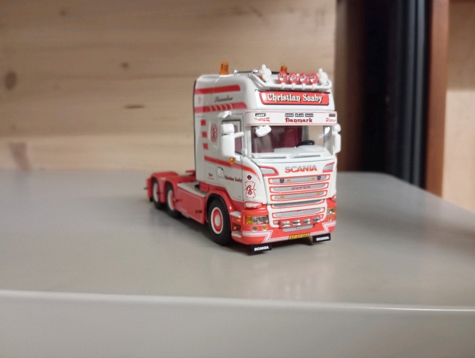 Scania R Christian Saaby WSI, Hobby en Vrije tijd, Modelauto's | 1:50, Ophalen of Verzenden, Nieuw, Bus of Vrachtwagen, Wsi