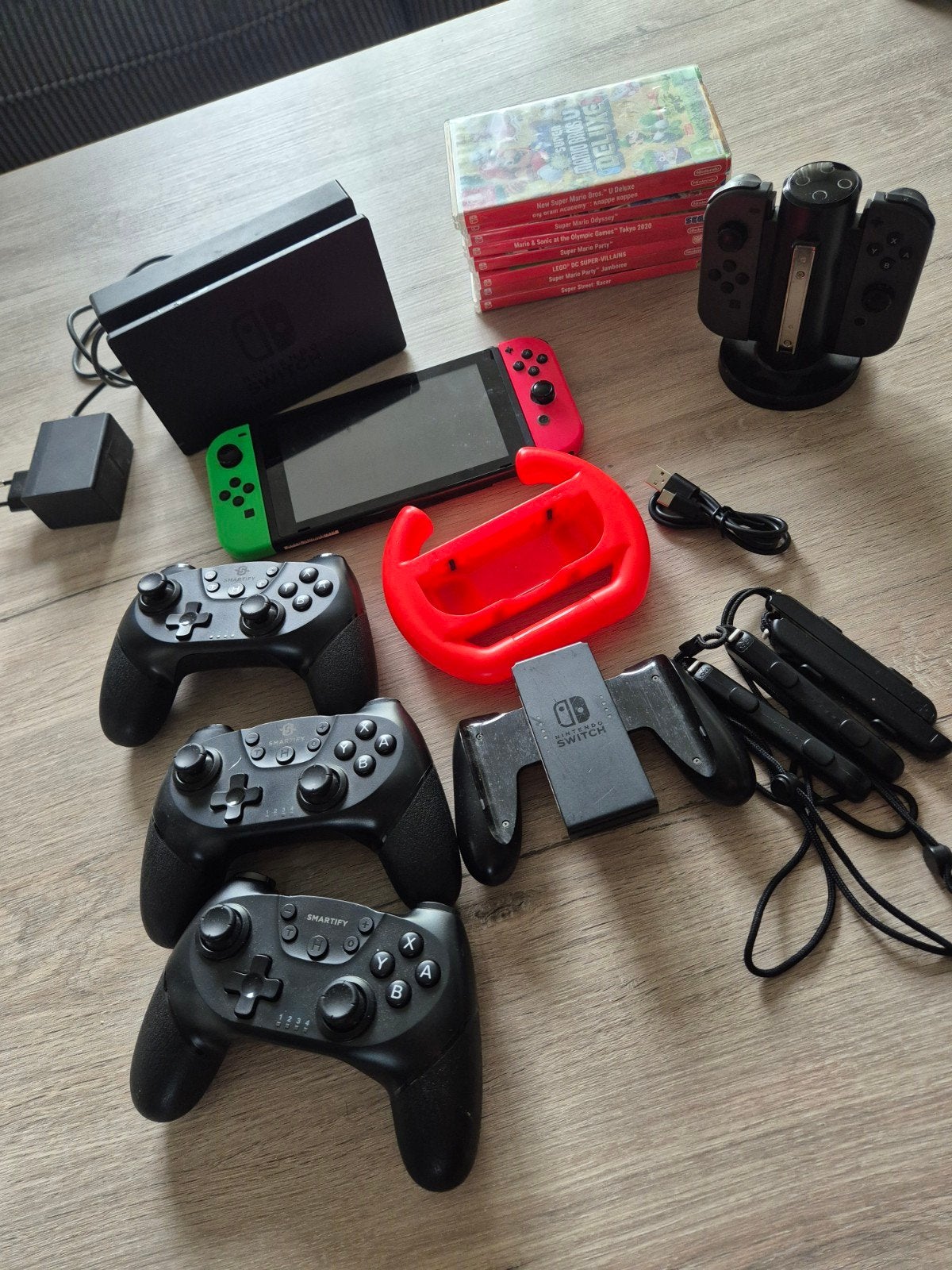 Complete Nintendo Switch V2 Pakket –ideaal voor gezinnen, Ophalen of Verzenden, Switch Original, Met 3 controllers of meer, Gebruikt
