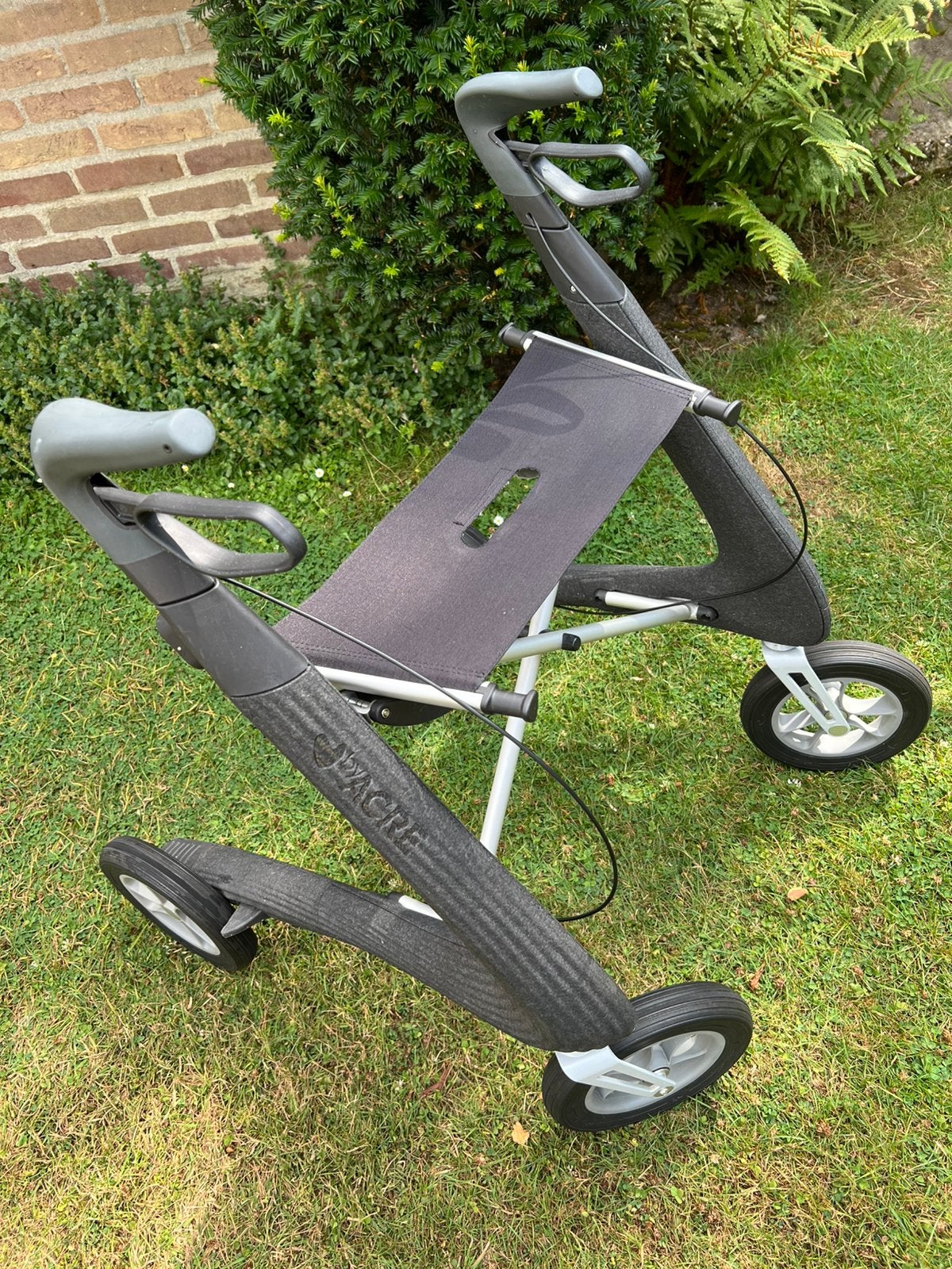 Acre lichtgewicht rollator in perfecte staat, Diversen, Ophalen, Lichtgewicht, Zo goed als nieuw