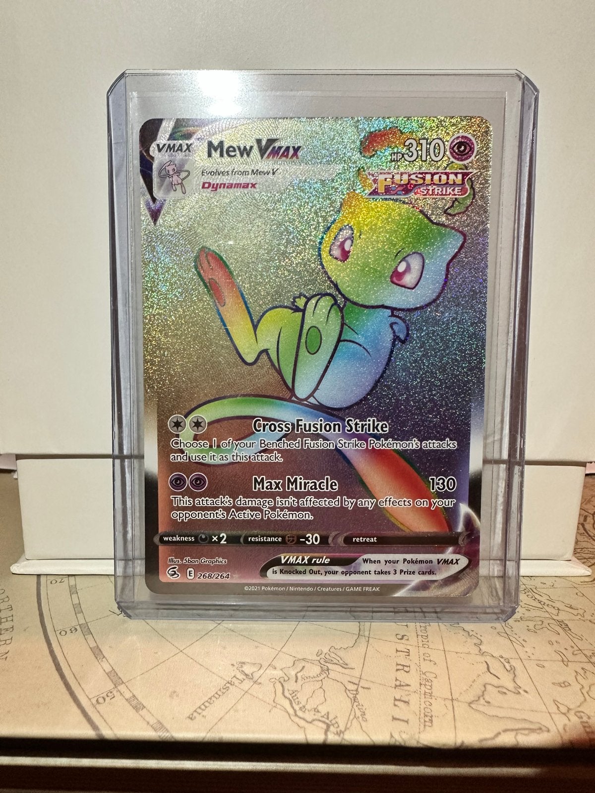 Mew VMAX Rainbow Rare Pokémon Kaart Fusion Strike, Ophalen of Verzenden, Zo goed als nieuw, Losse kaart, Foil