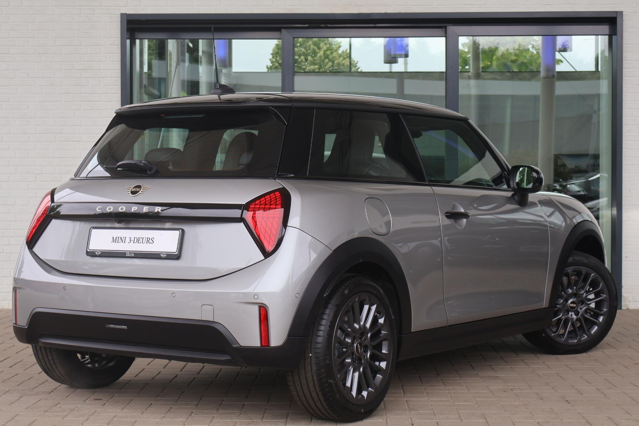 MINI Cooper C | Favoured Uitvoering + Pakket S, 156 pk, 4 stoelen, Bedrijf, Nieuw