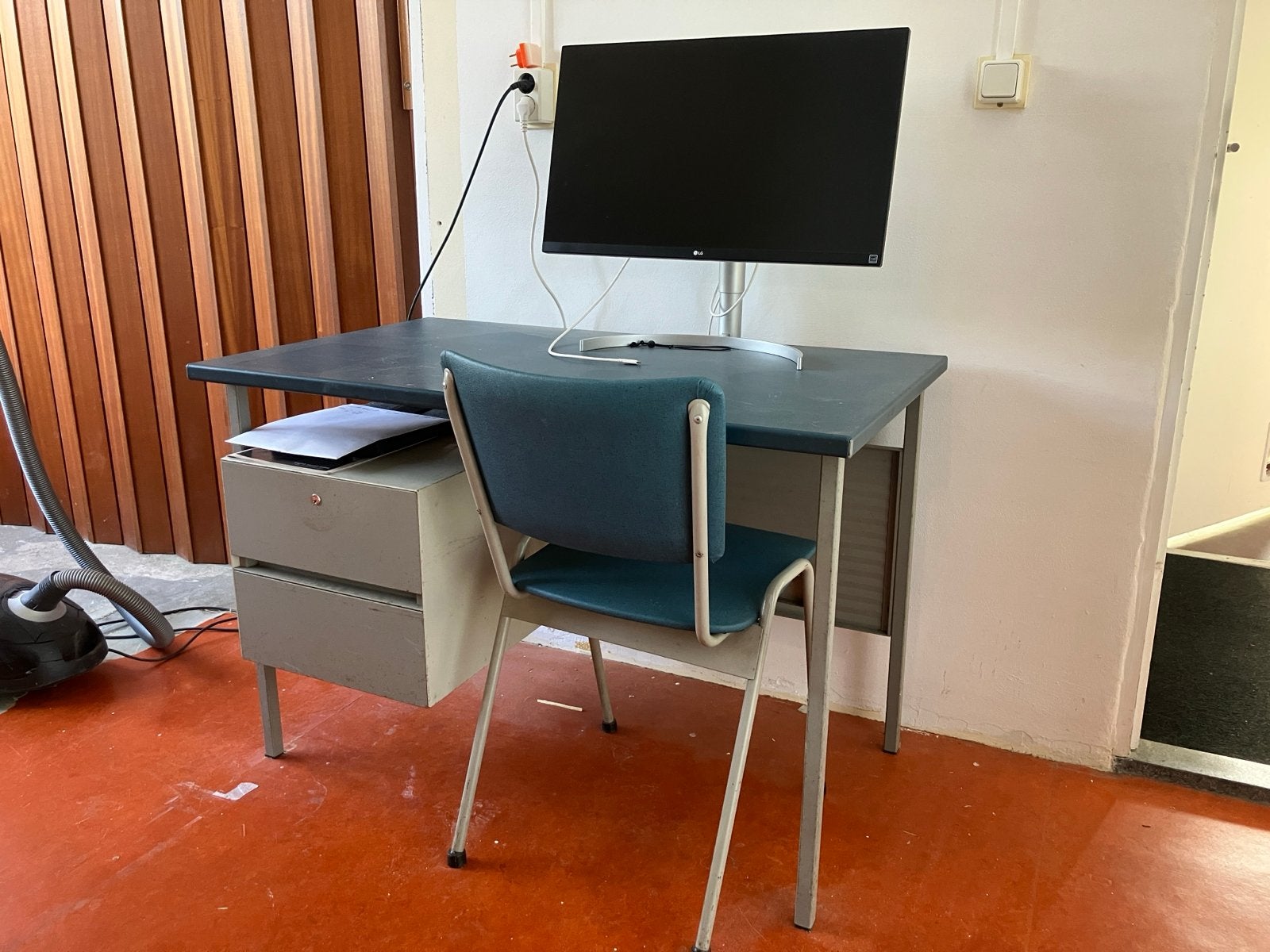 Gispen bureau staal, afsluitbaar. Plus stoel., Ophalen, Gispen, Gebruikt, Met lades
