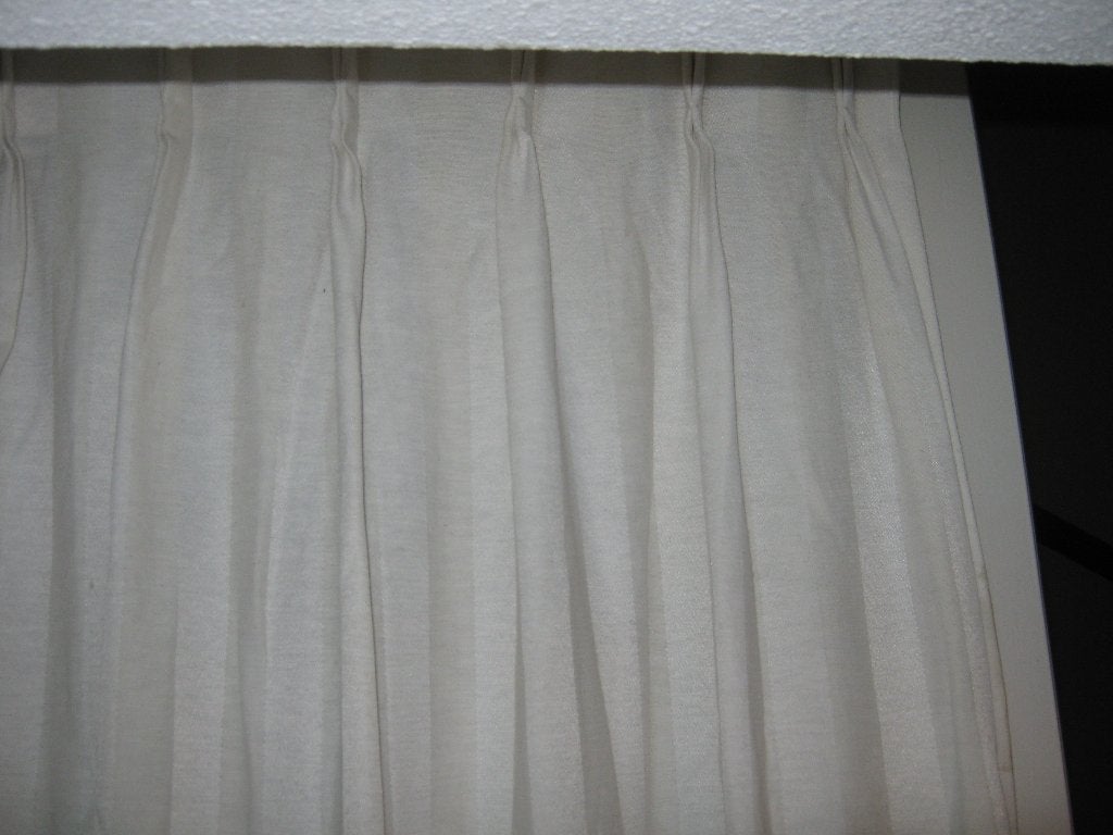 1 Hema gordijn van 2.05 breed en 1.12 hoog ., Huis en Inrichting, Overige materialen, 200 cm, Overige merken, Nieuw