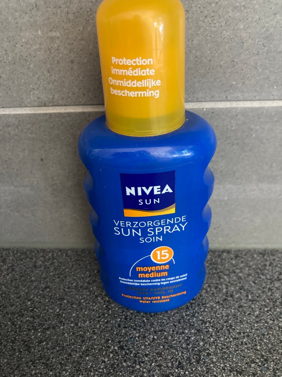 Nivea Sun Verzorgende Sun Spray SPF 15 - 200ml, Ophalen of Verzenden, Nieuw, Zonnebrand of After Sun