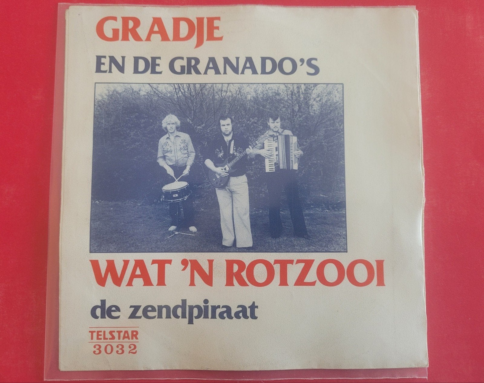 Gradje en de Granado's - Wst 'n rotzooi  -  De zendpiraat., Ophalen, Zo goed als nieuw, Overige formaten, Levenslied of Smartlap