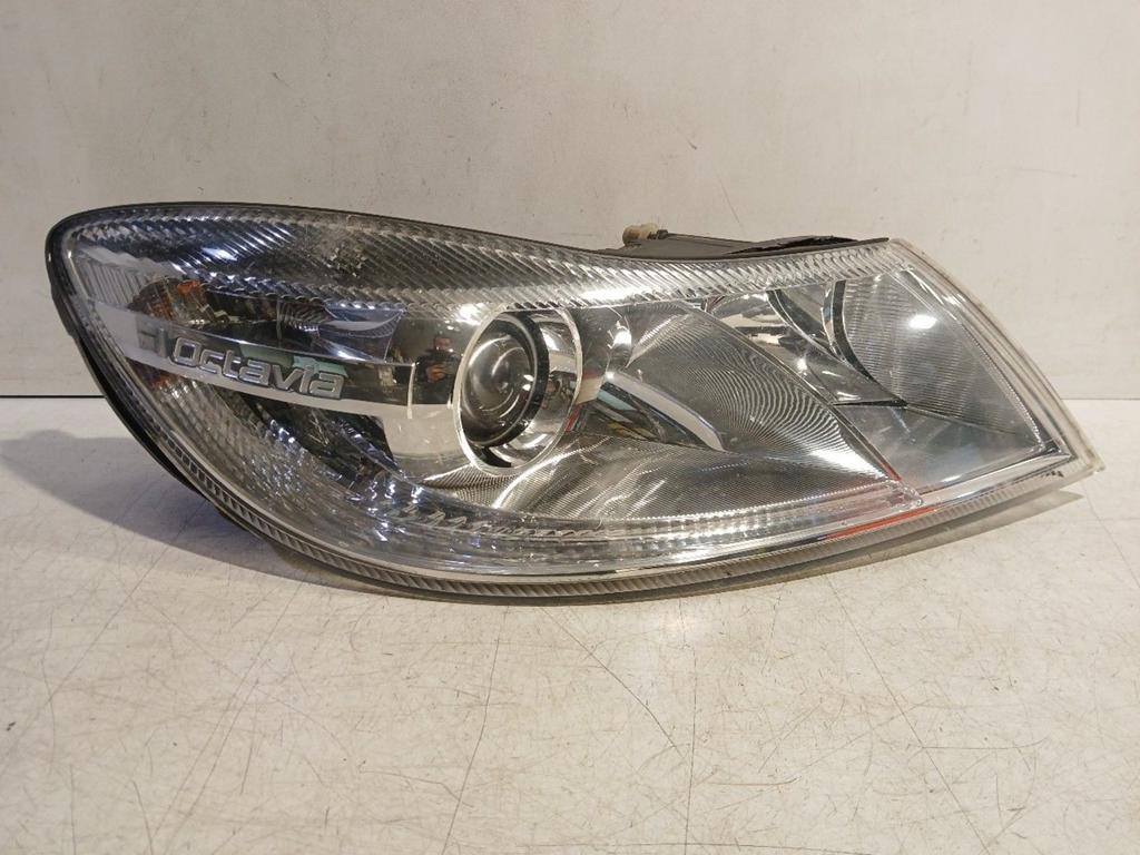Koplamp rechts Skoda Octavia, Onderdelen@venauto.nl, Van der Ven Autorecycling B.V., Gebruikt, Ettenseweg 76, 4706 PB Roosendaal, The Netherlands