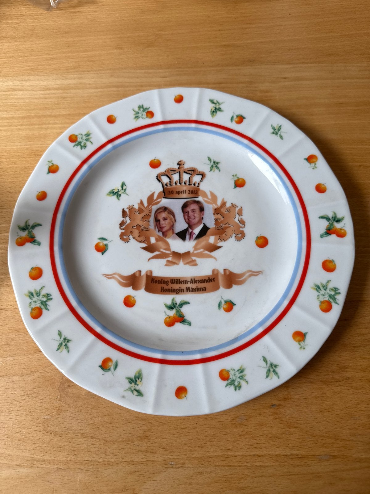 Bord Koning Willem-Alexander & Koningin Máxima 2013, Ophalen of Verzenden, Servies
