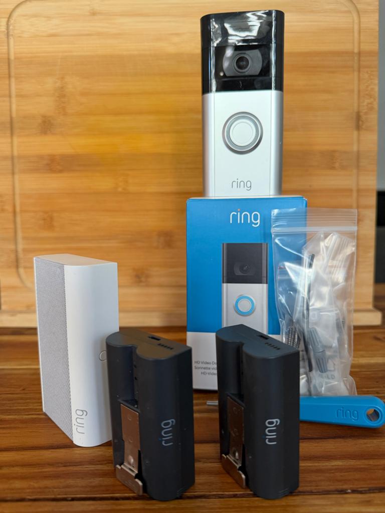 Ring Video Deurbel 3 Plus met Chime en extra batterij, Beweging, Ophalen of Verzenden, Zo goed als nieuw, Compleet systeem
