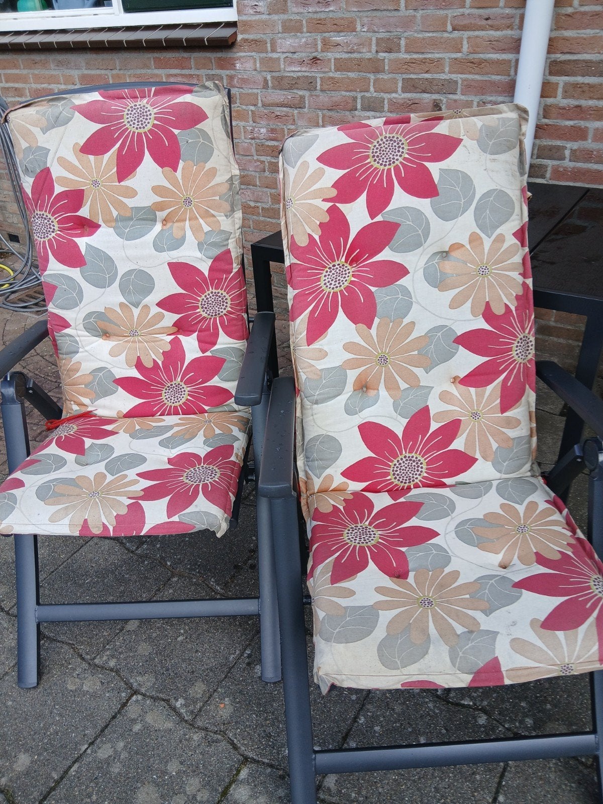 5 losse kussens voor tuinstoelen, Ophalen, Gebruikt
