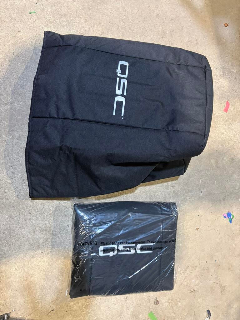 Qsc e110 hoezen 2x, Ophalen of Verzenden, Zo goed als nieuw, Overige instrumenten