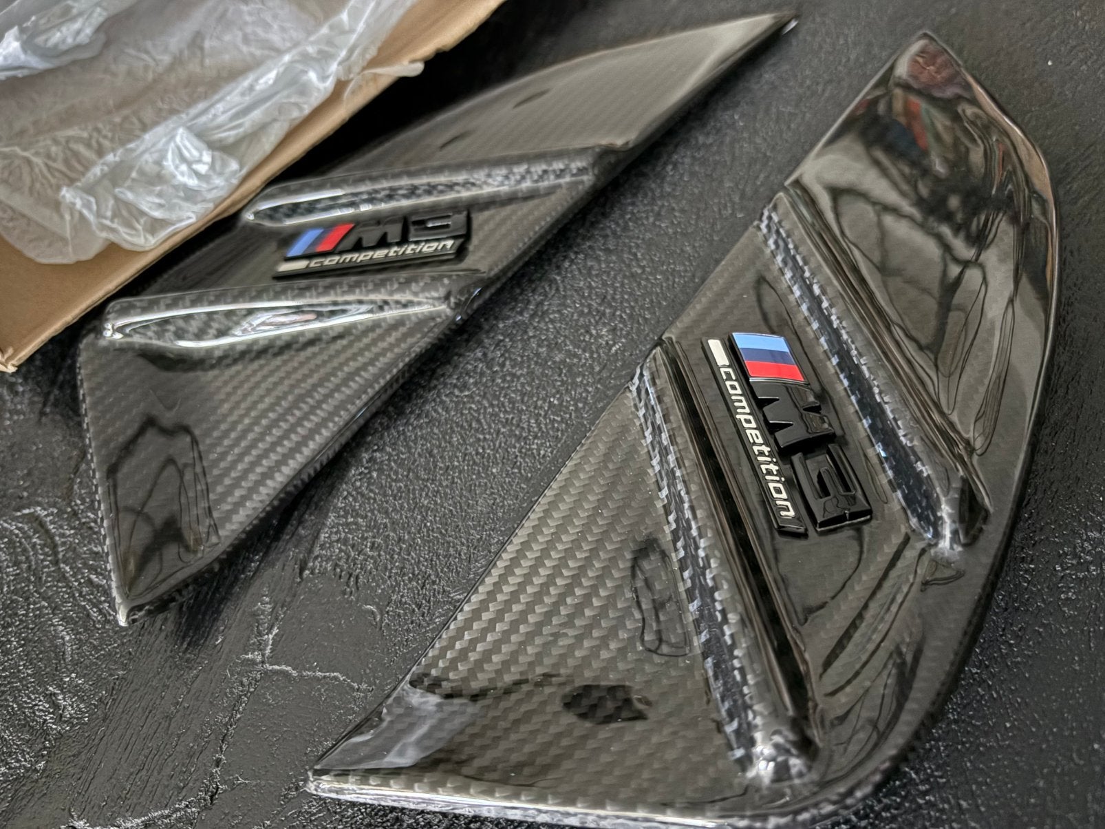 BMW M3 G80/G81 Carbon Zijschermtrim – Links + Rechts, Ophalen of Verzenden, Rechts, BMW, Spatbord