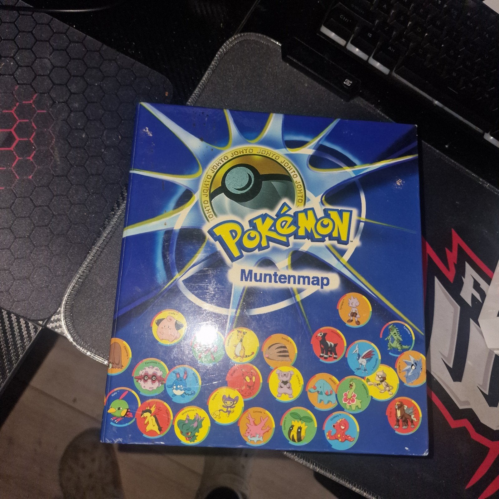 Complete Pokémon Muntenmap met Munten, Ophalen of Verzenden