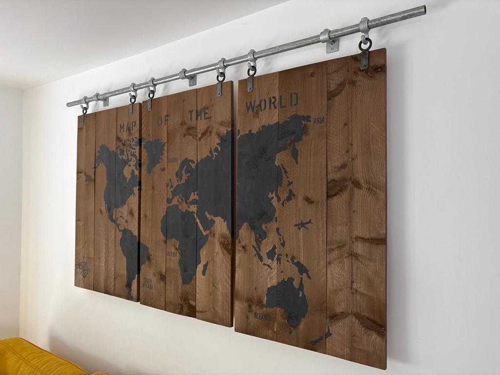 Uniek houten schilderij: Wereldkaart op 3 panelen, Ophalen of Verzenden, Zo goed als nieuw, Schilderij, 100 tot 125 cm